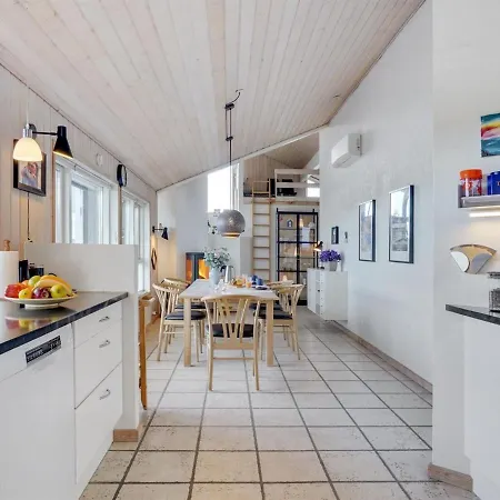 Lauri Holiday home Lokken