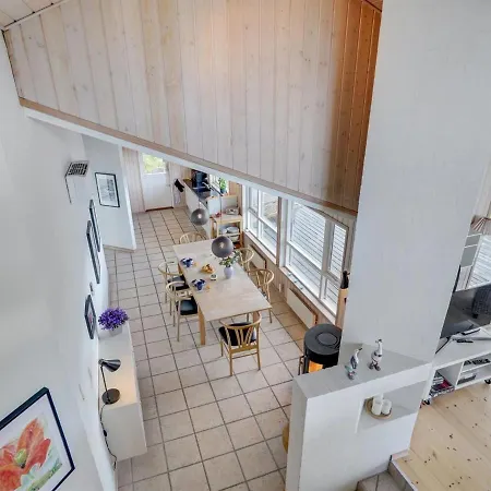 Holiday home Lauri Lokken