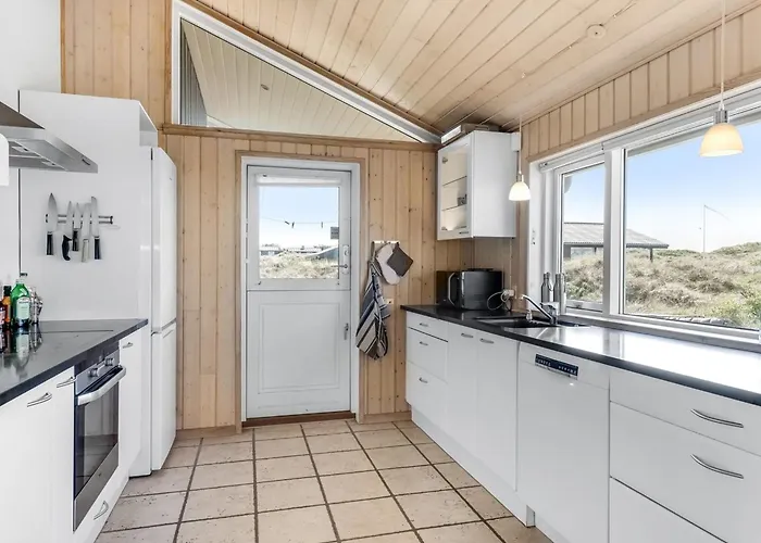 Lauri - 350m From The Sea By Interhome